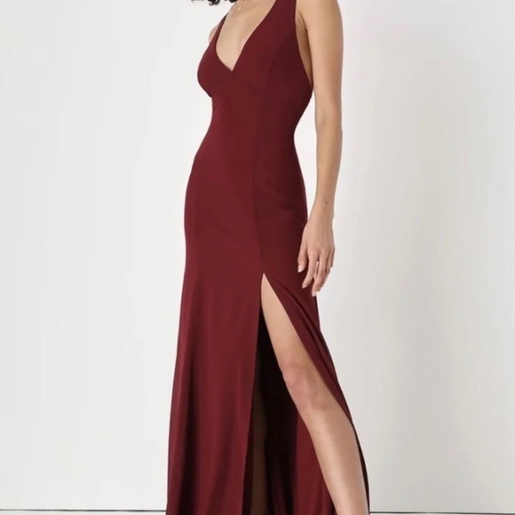 Lulus | Dignified Diva Burgundy Sleeveless Maxi - Picture 1 of 3